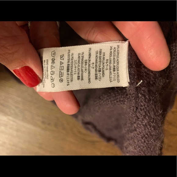 FREE PEOPLE LIGHT WEIGHT SWEATER! CUTE SLEEVES! - Picture 5 of 5